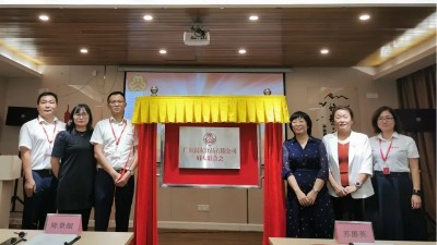 ϲѶ㶫ѸŮϻʽ衣